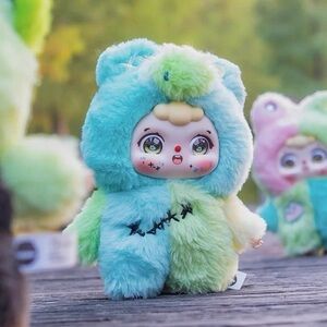 Adorable Plush Crocodile Doll, 3 Switchable Eye Balls, Brand New No Box 8 inches